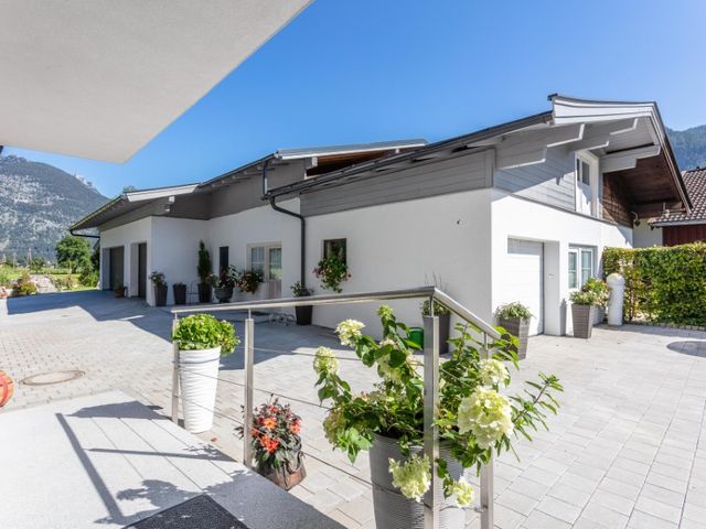 Ferienhaus mit 3 Ferienwohnungen